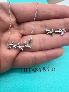🔴Authentic TIFFANY & CO Paloma Picasso® Olive Leaf Vine Necklace & Earrings🔴